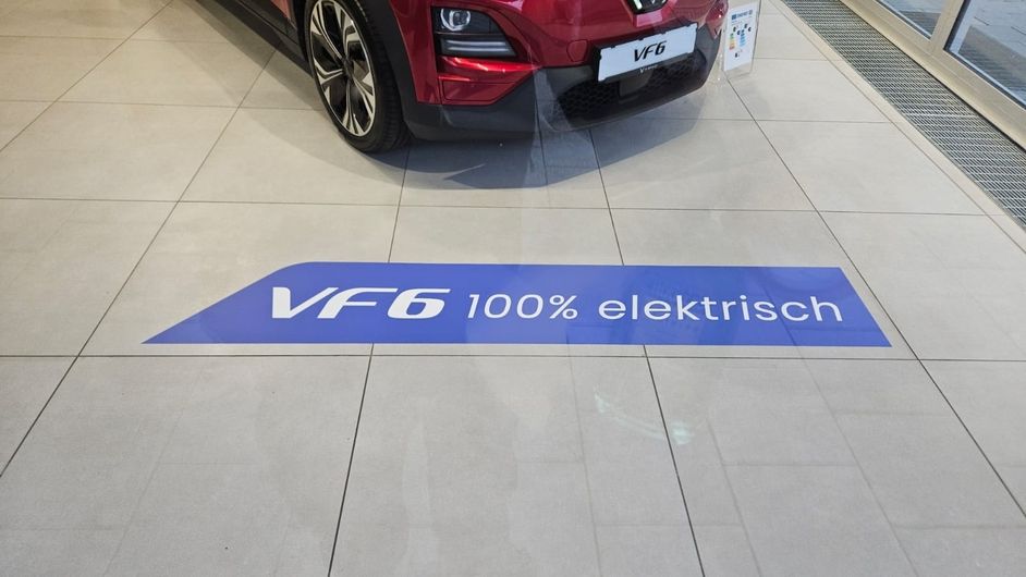 Fussbodenaufkleber_Digitaldruck_Rutschfester_Aufkleber_Bodenbranding_München